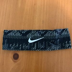 Nike athletic headband
